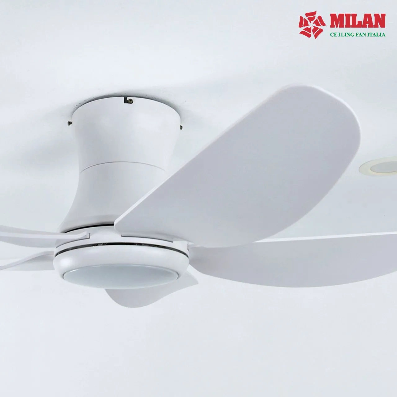 Quạt trần cánh nhựa ABS FY588 đa dạng tính năng.